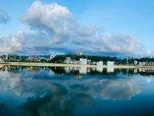 饶晖：城镇建设要将“筑巢”和“引凤”结合