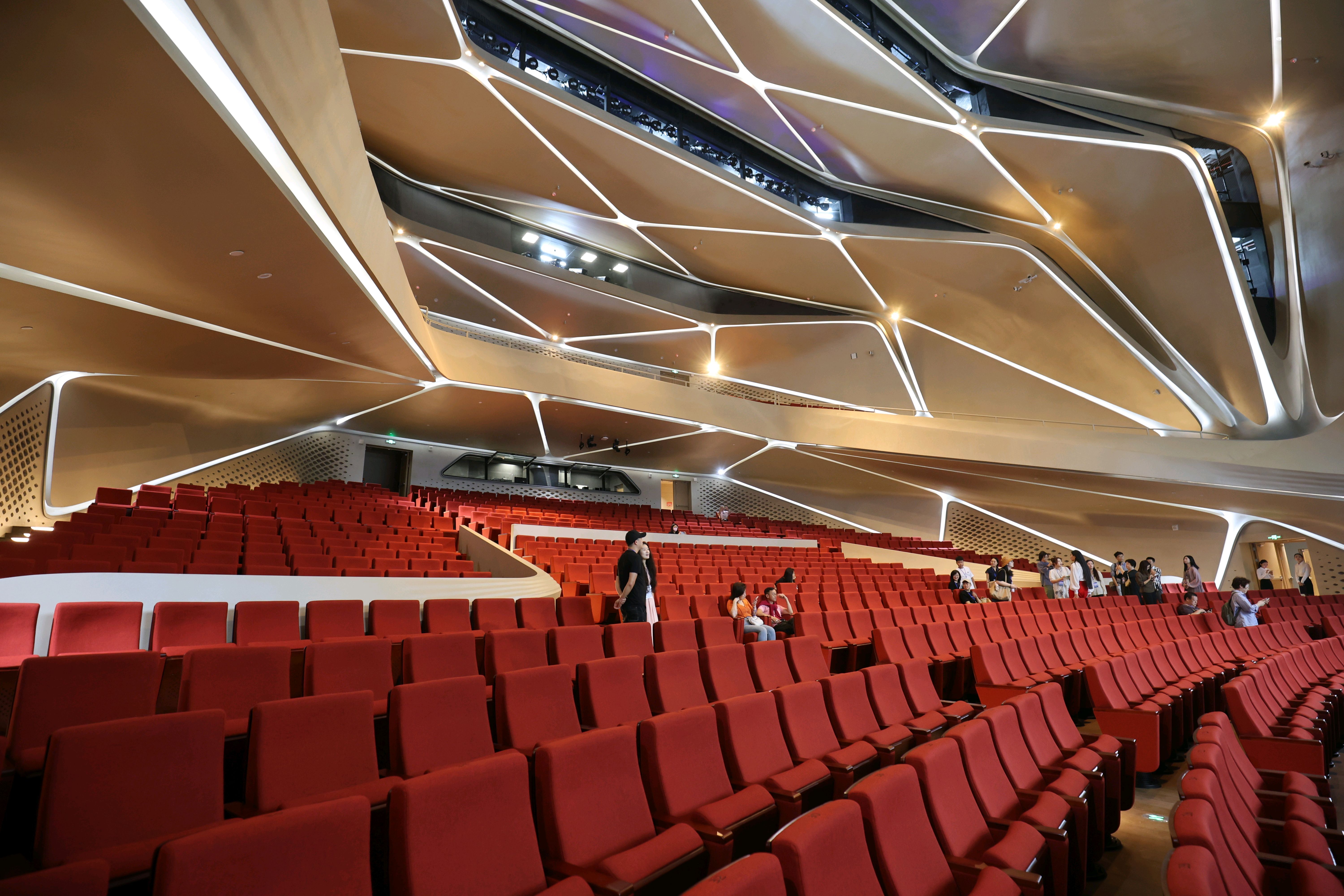 简洁的线条和色调。  南方+ 关铭荣 拍摄