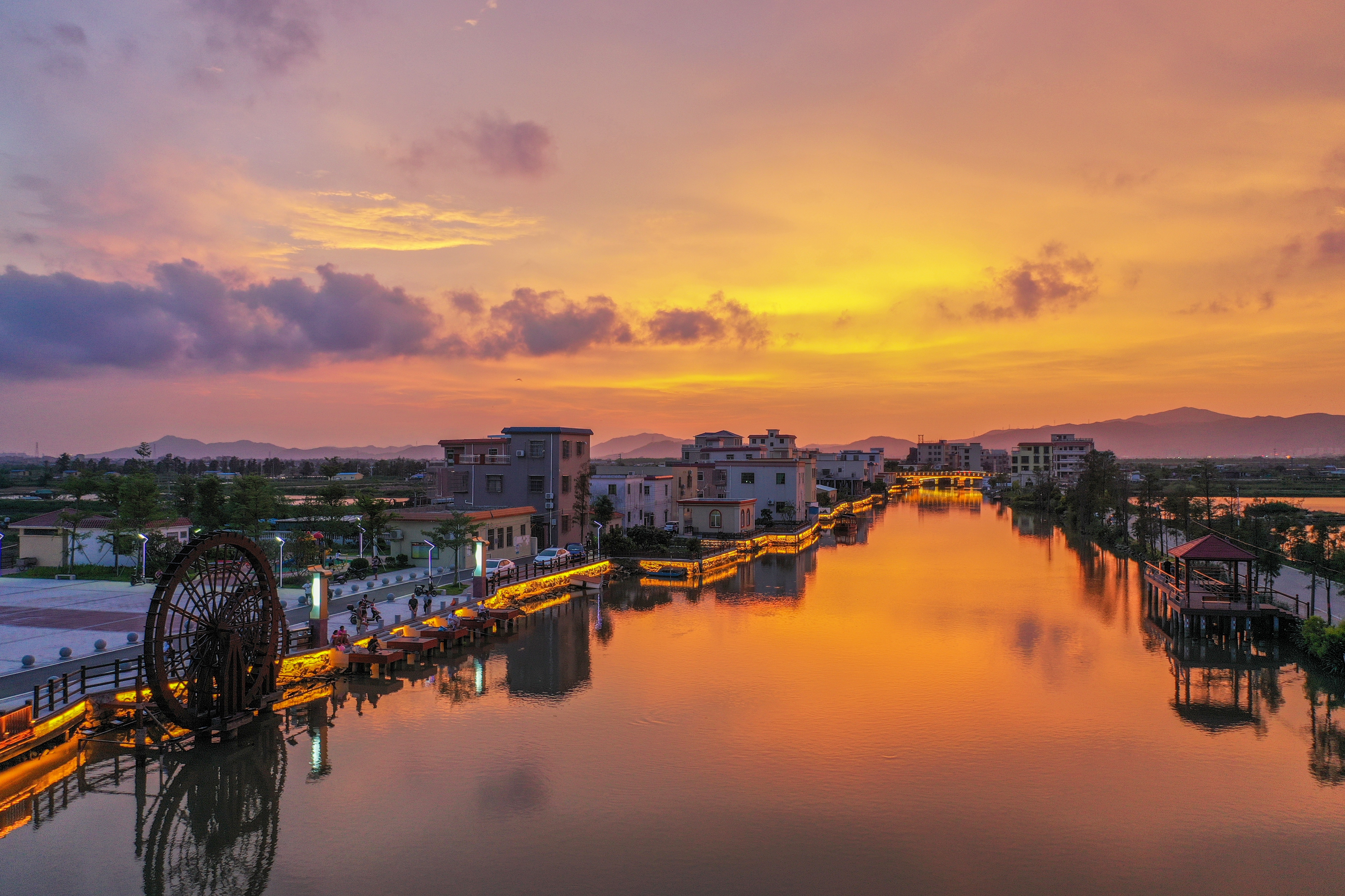 黄昏时刻的三板水乡。