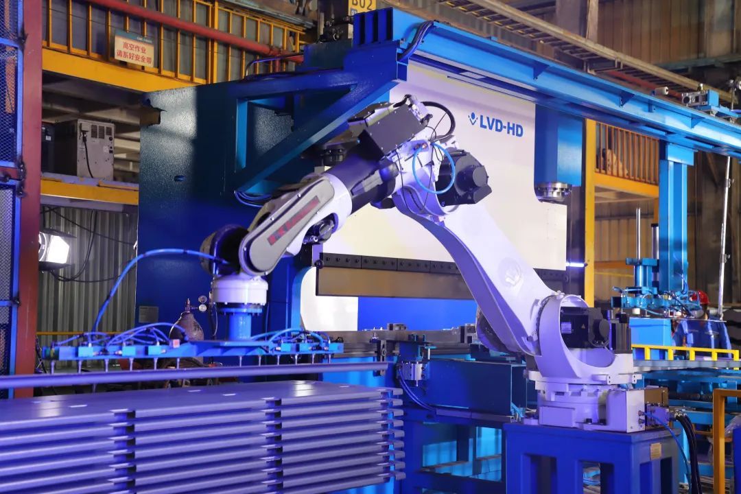 新会制造业企业积极进行数字化转型升级。