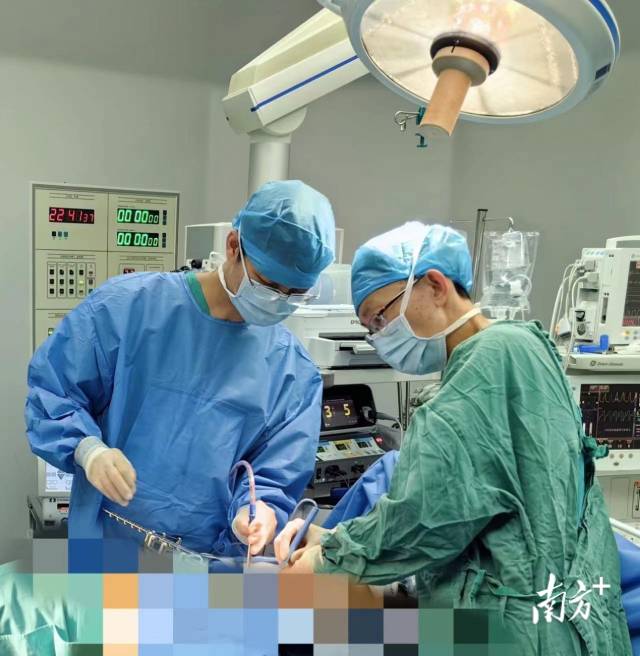 手术治疗复杂性肠瘘。  受访者供图