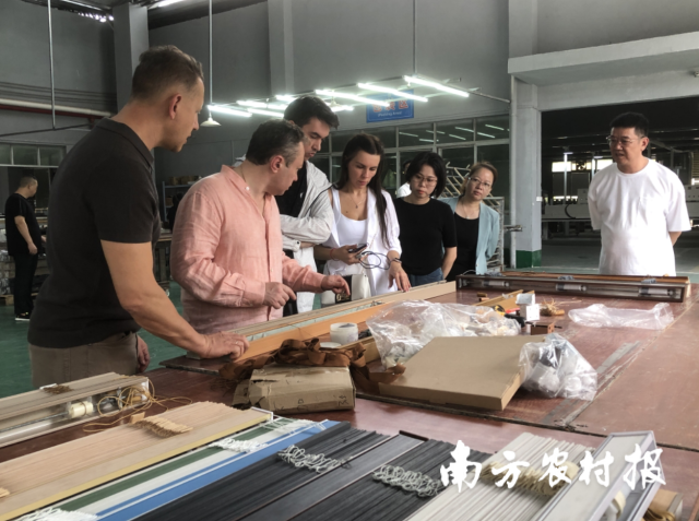 俄羅斯客商來到昱竹公司進(jìn)行驗(yàn)廠,。