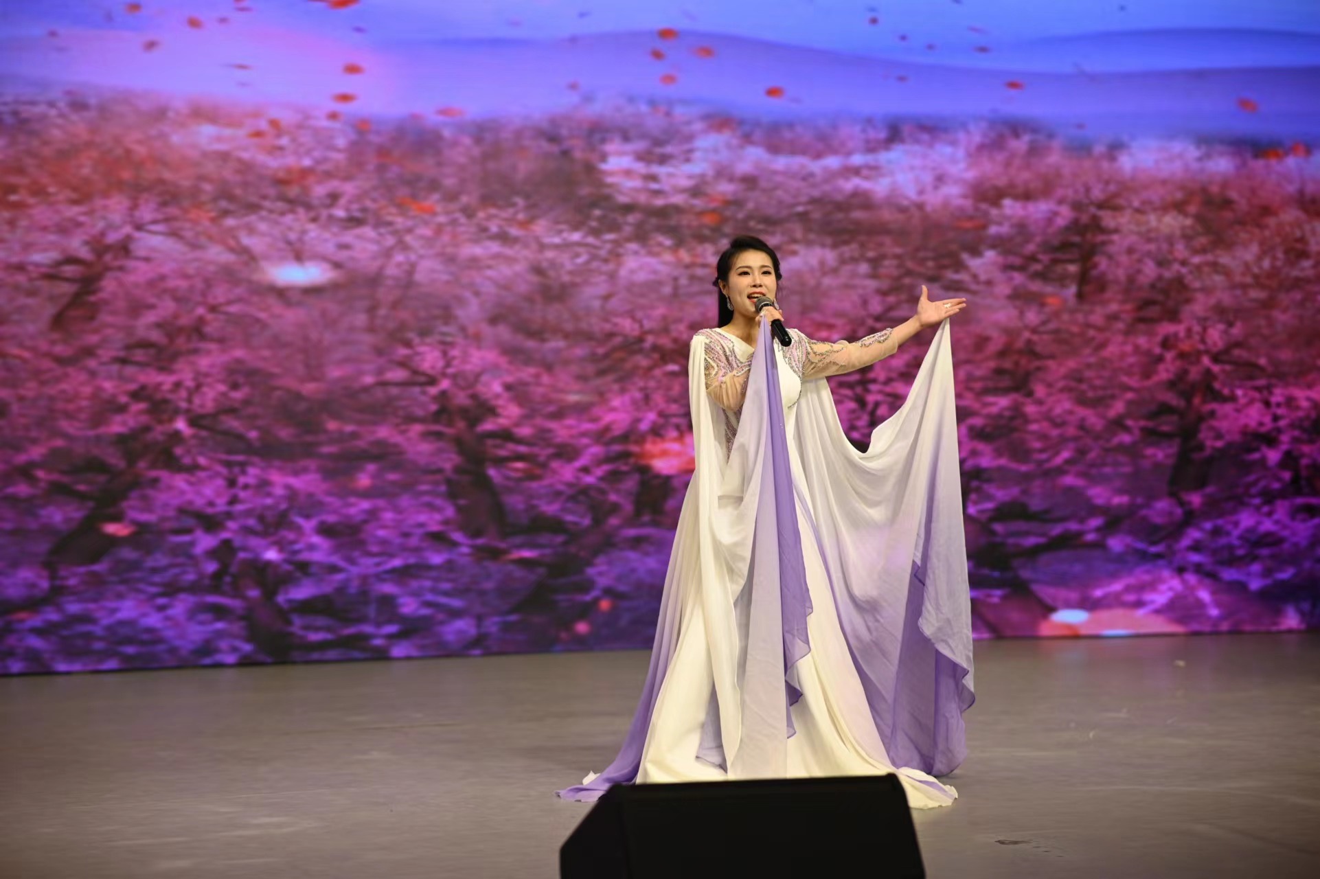 广东省第二届美育教师基本功大赛闭幕式现场。
