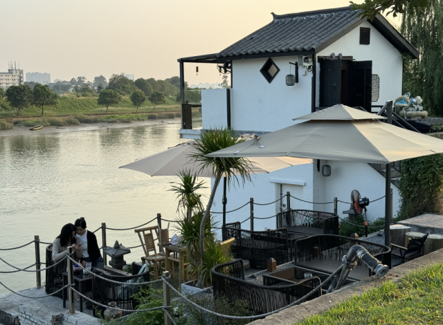 河畔咖啡館