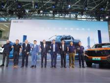 搭载2.0T蓝鲸大增程，全球首款超级增程皮卡亮相