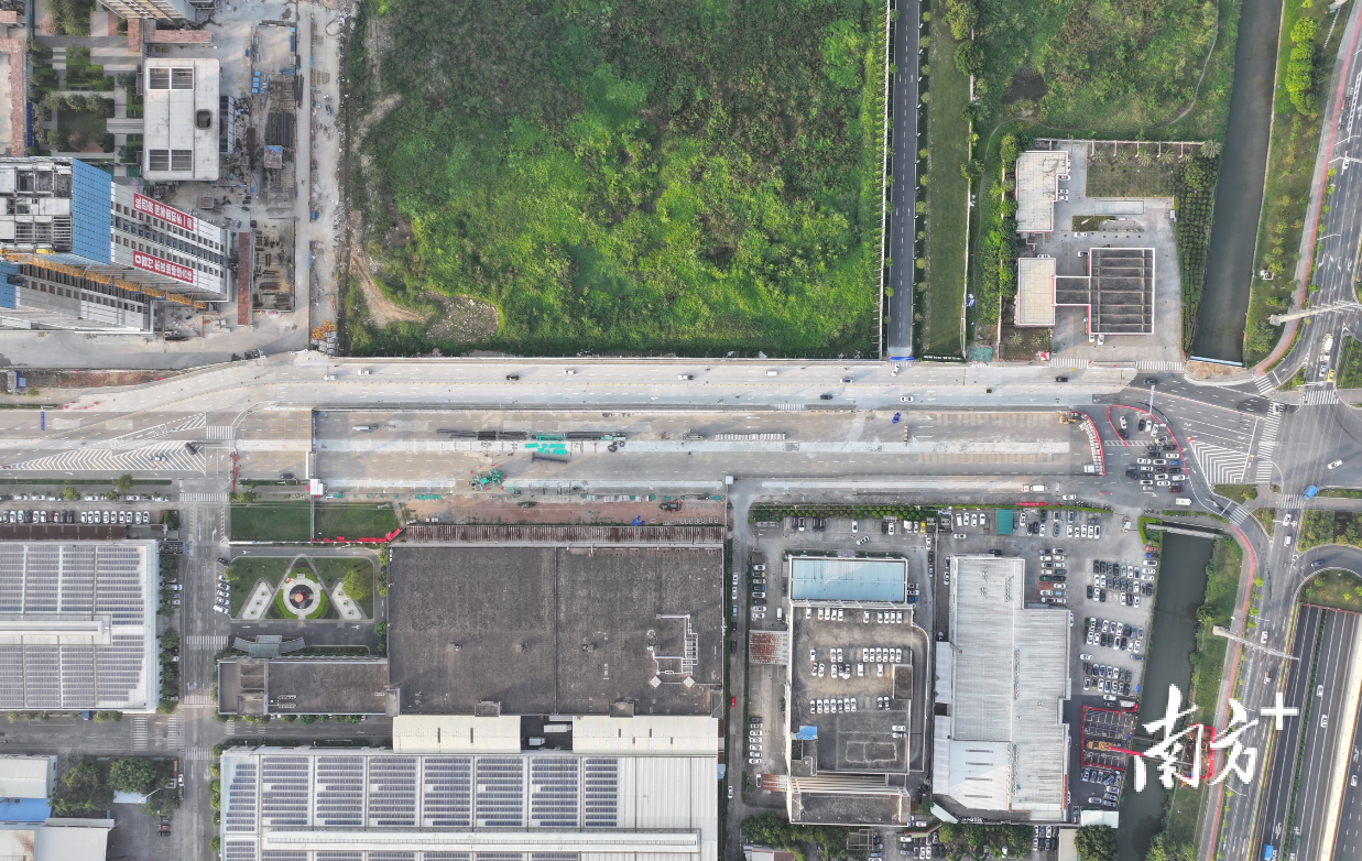 岐江新城站围蔽及交通导改(俯瞰)。