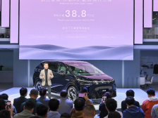 扶摇架构再进化！小鹏X9预售38.8万元起