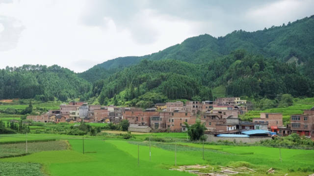 连山县福堂镇。