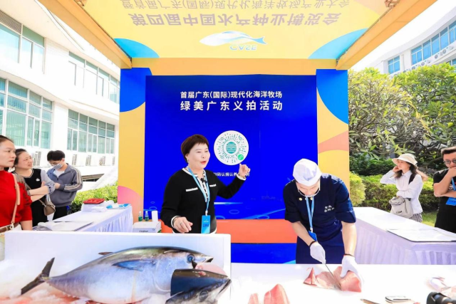 金枪鱼切鱼秀。