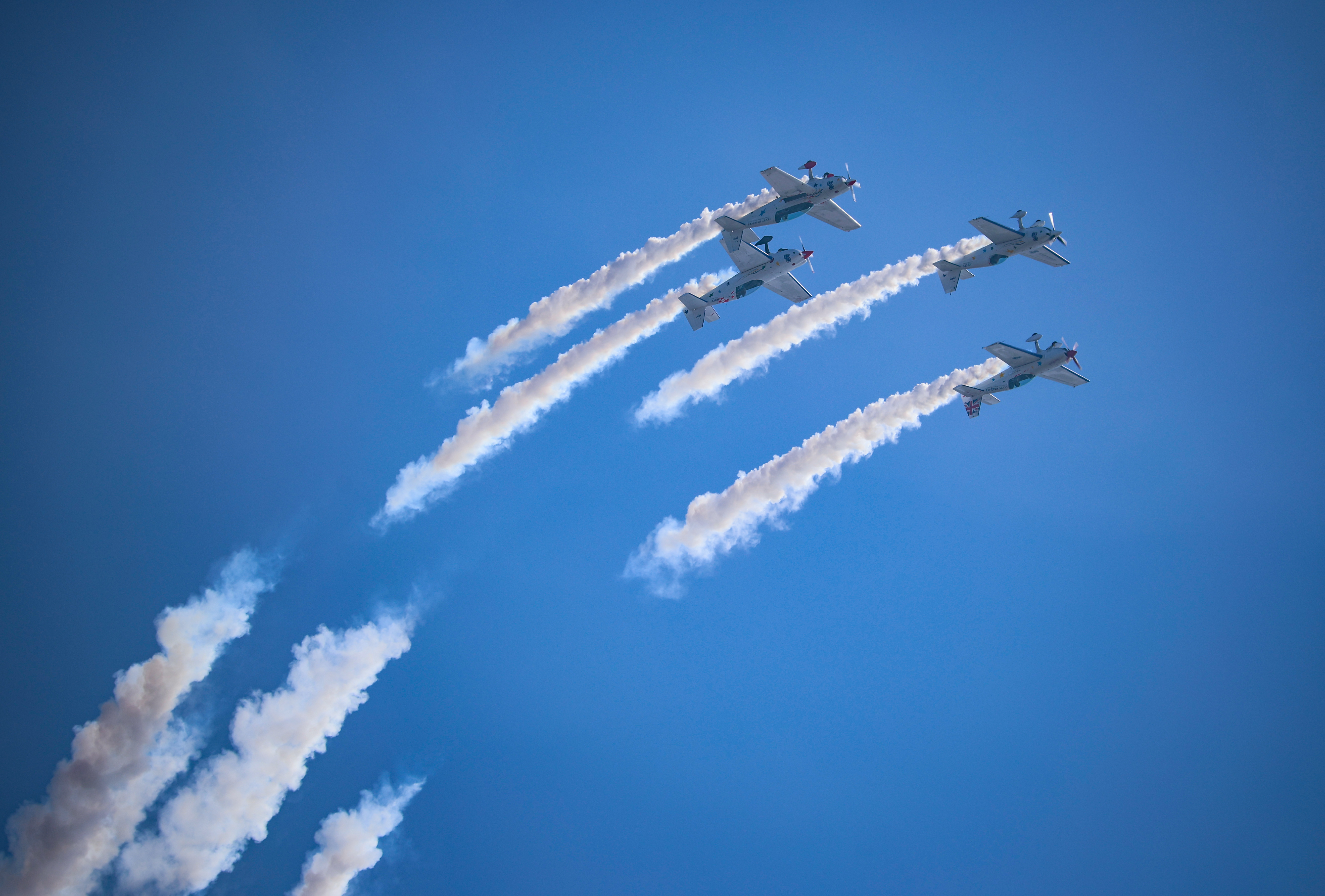 作为通航展的“重头戏”,飞行表演备受关注。 作为通航展的“重头戏”,飞行表演备受关注。