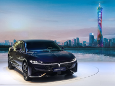 突围新能源豪华市场，岚图追光PHEV 26.69万元起售