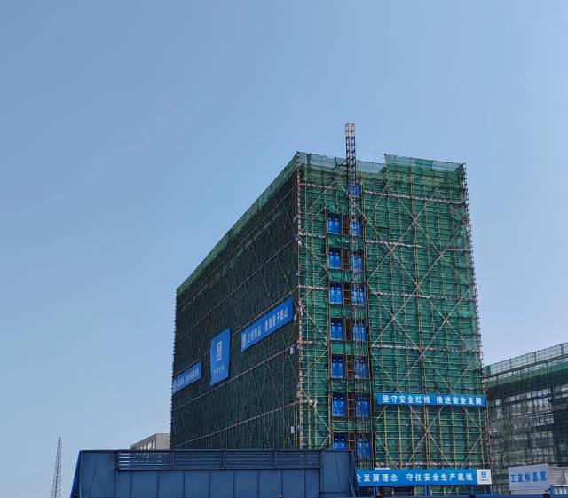 湛江天湛项目正在施工的综合楼。