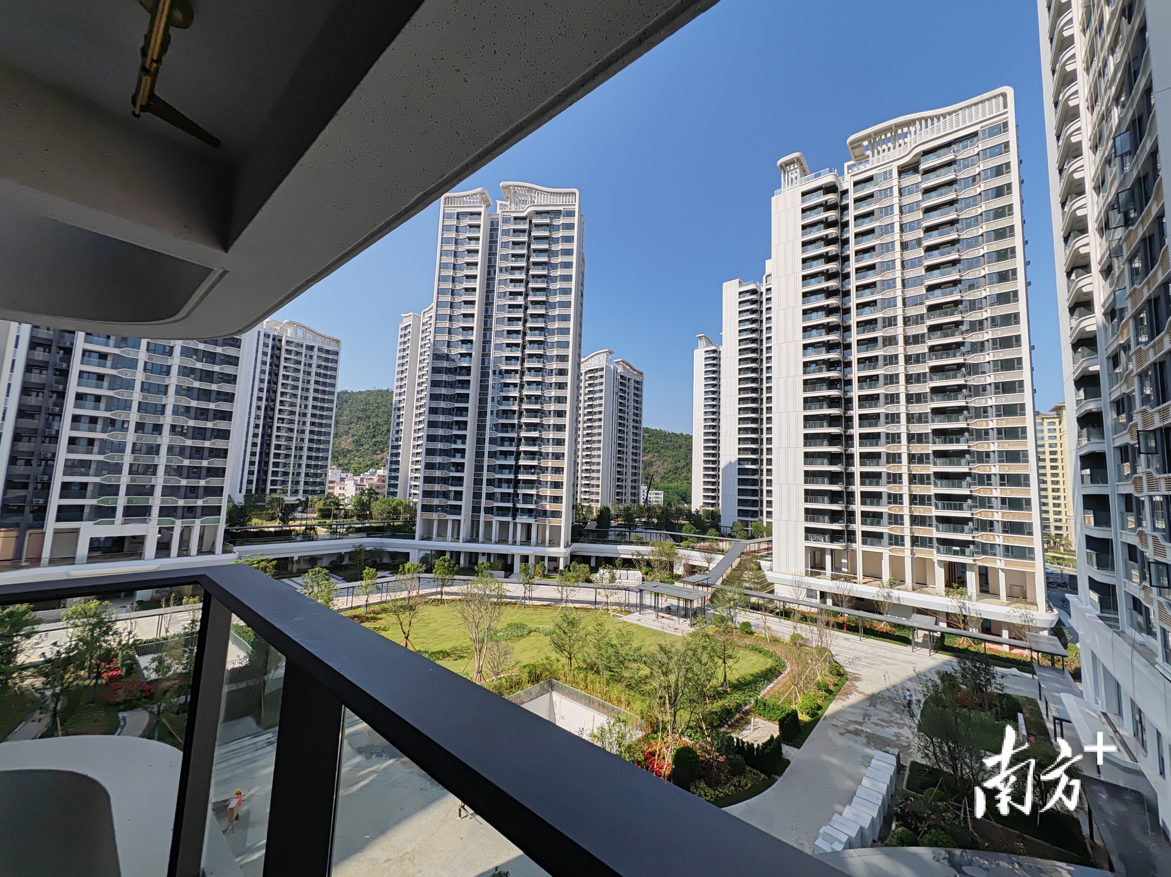 “澳门新街坊”将在合作区为澳门居民建设优质居住生活空间。 “澳门新街坊”将在合作区为澳门居民建设优质居住生活空间。