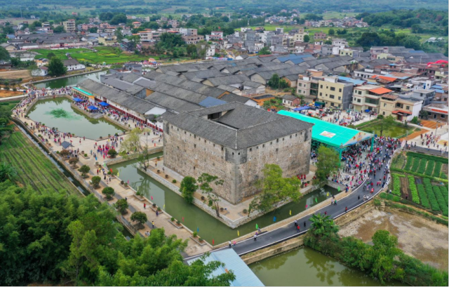 沈所镇石下古村。