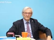 读懂中国｜奥地利前总理沃尔夫冈·许塞尔：国际冲突加剧，中欧合作更显重要