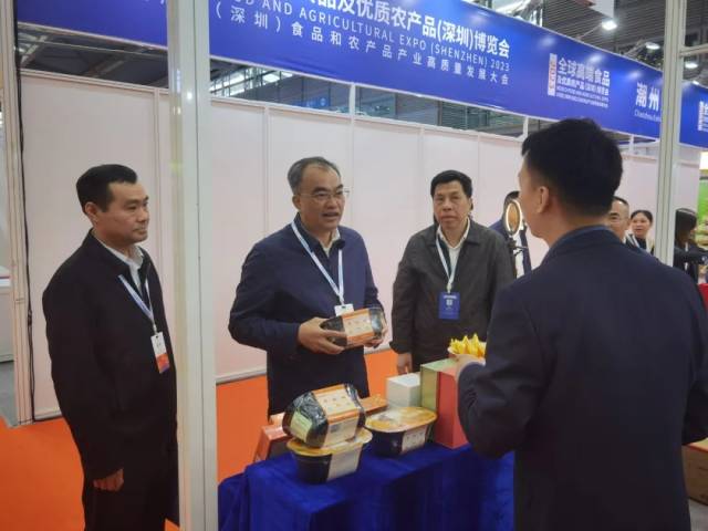 韶關市委副書記楊安隊，韶關市農(nóng)業(yè)農(nóng)村局黨組書記,、局長劉世冬到韶關強鎮(zhèn)富村農(nóng)產(chǎn)品展區(qū)指導,。