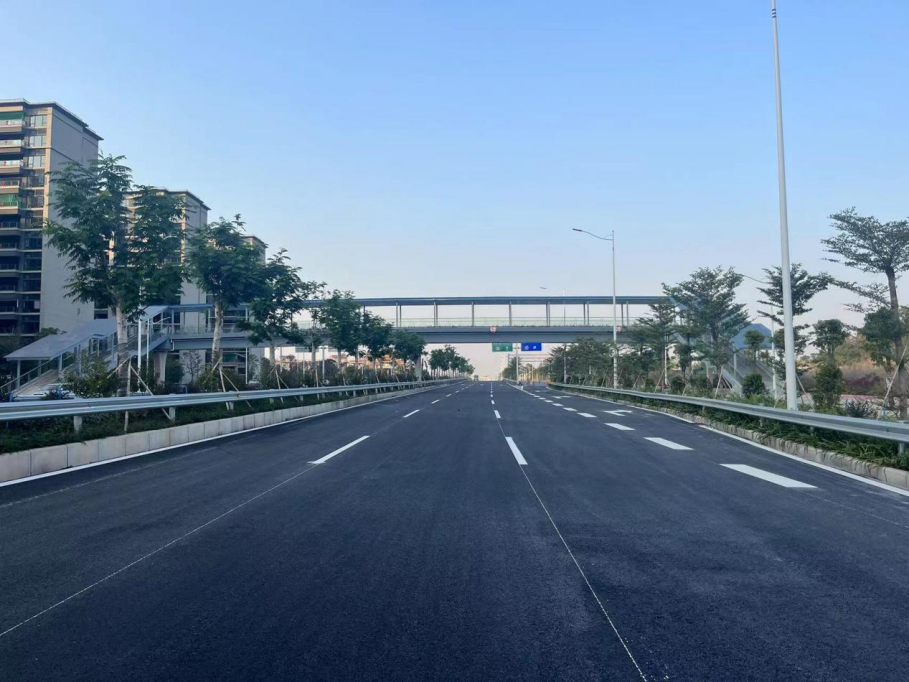 南海区机场大道工程现场照片。