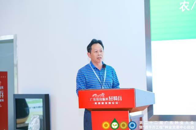 翁源县农业技术推广办公室主任严添安。