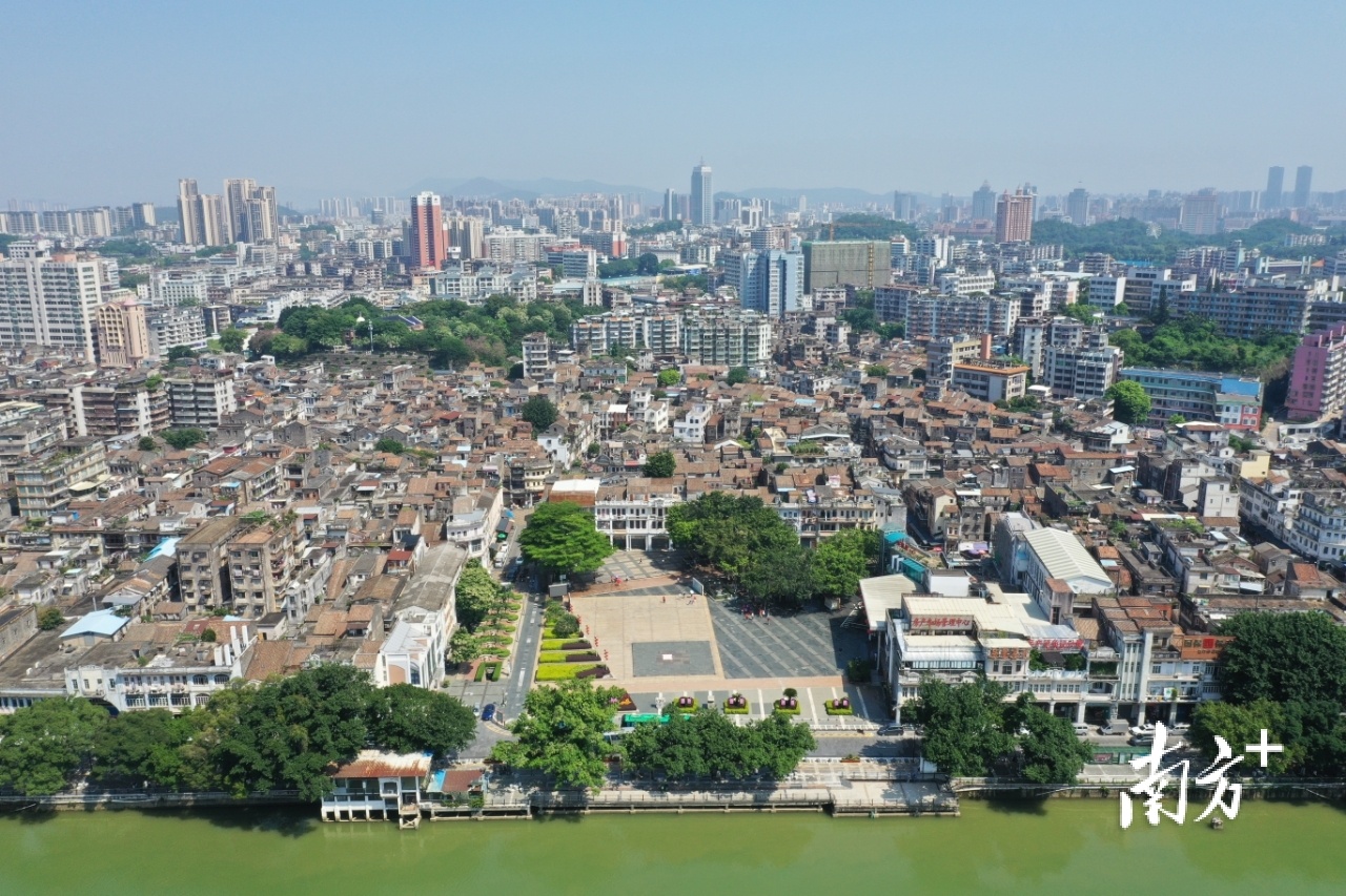 《狂飙》流量变增量，长堤历史文化街区吸引大批游客。南方日报记者杨兴乐摄