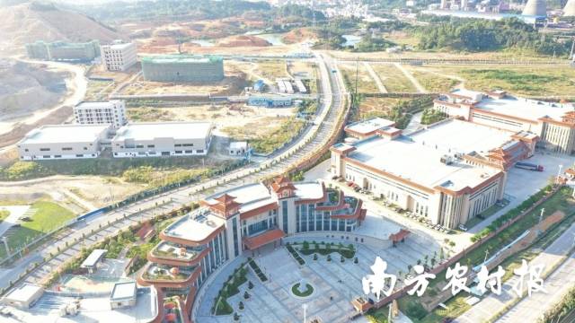省市共建的生物医药产业培育园区。