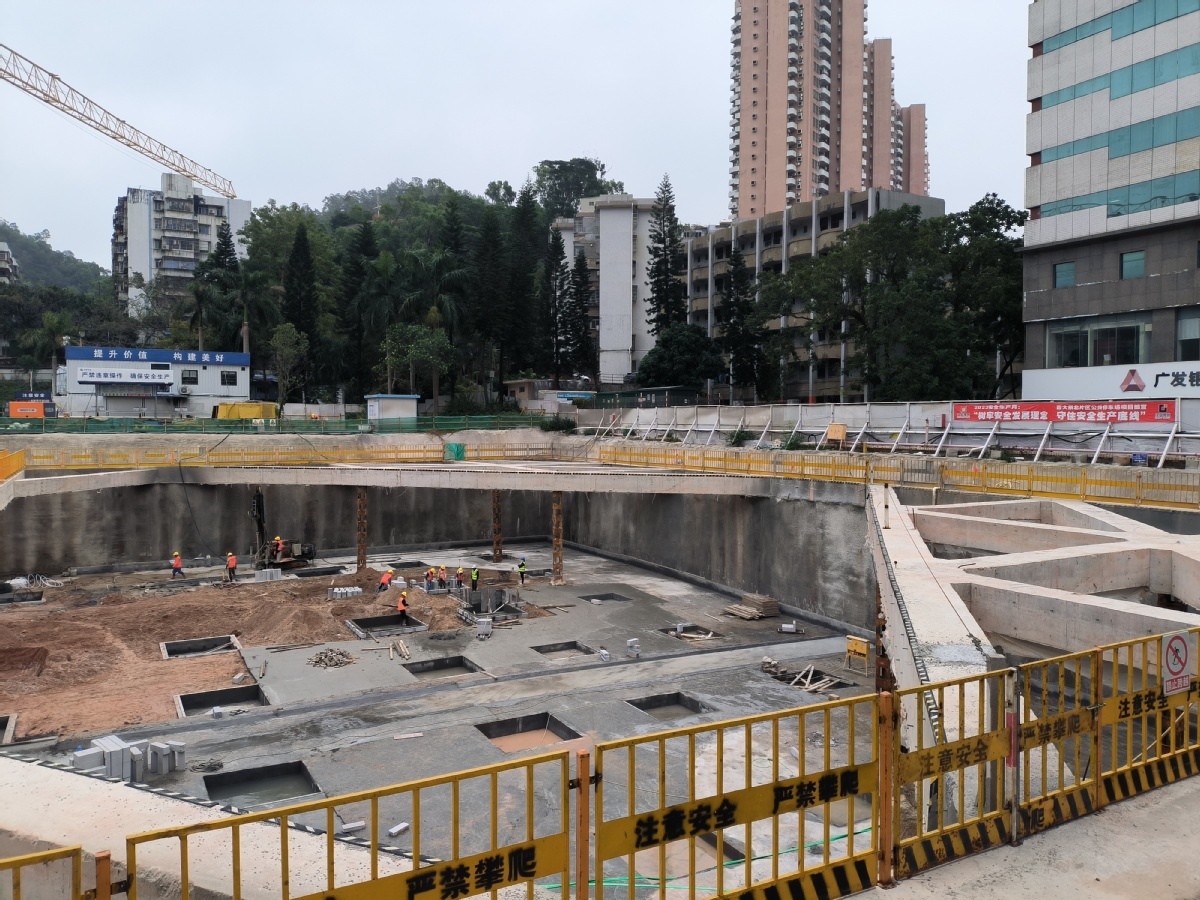 吉大拱北片区公共停车场项目施工现场