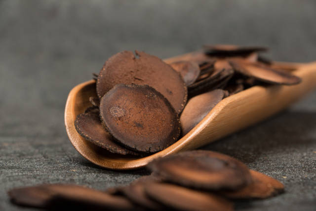 化橘红切片（图源：化州化橘红药材发展有限公司）