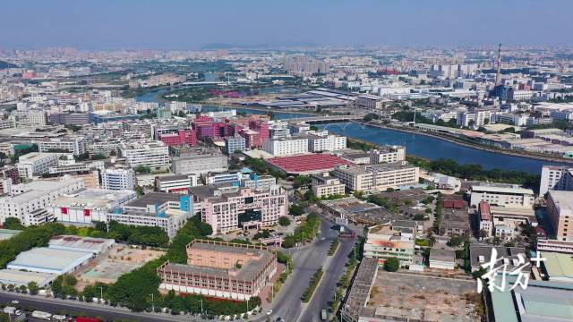 金平区加快推进汕头科学城和现代产业集聚区基础设施PPP项目建设。