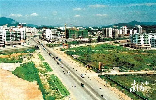 1994年的迎宾路。江门市人民政府官网