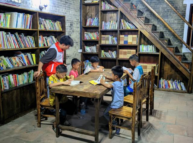 “小悟龟书屋”成为了孩子们学习好去处。