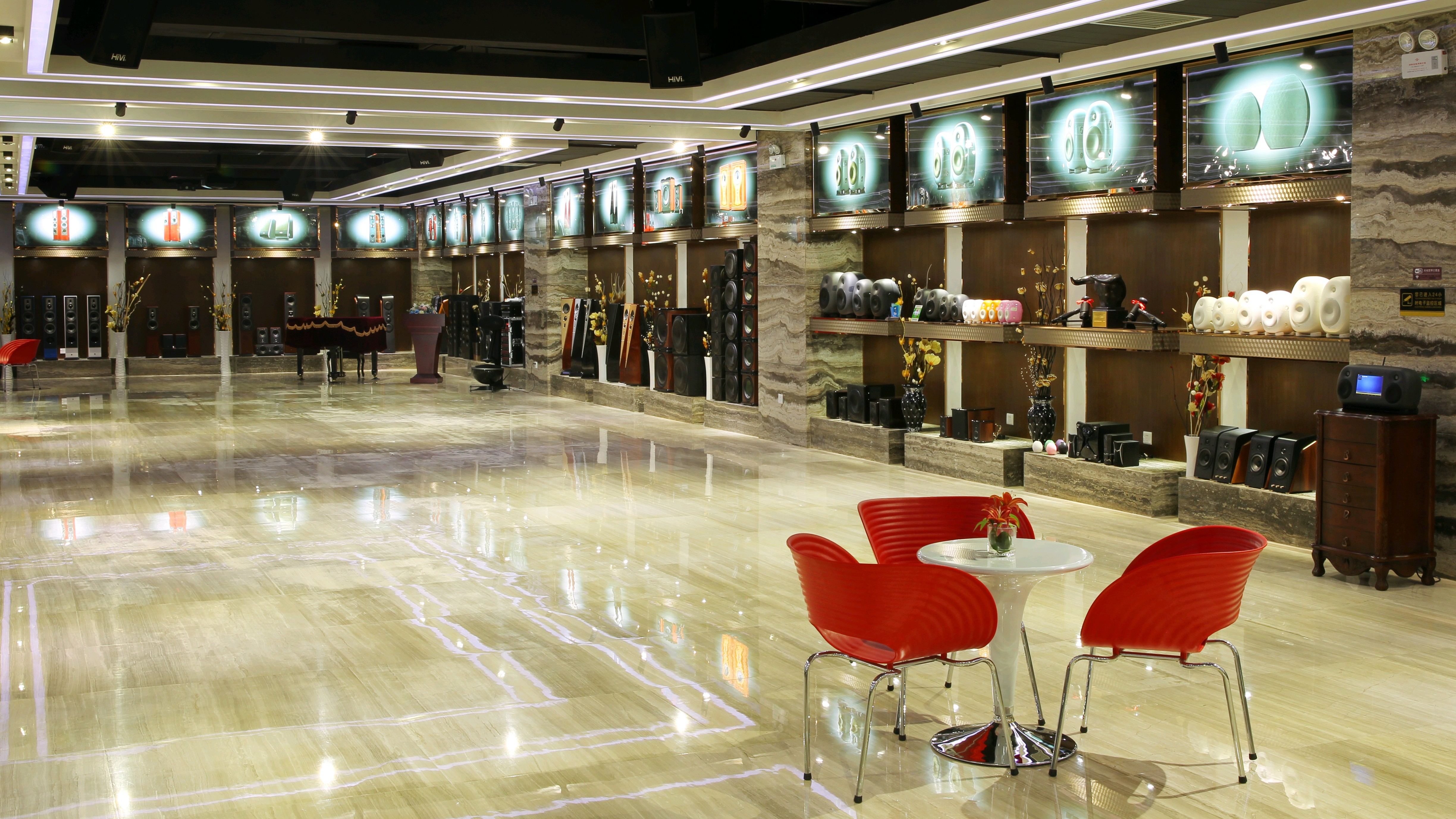 珠海太阳鸟游艇制造有限公司。