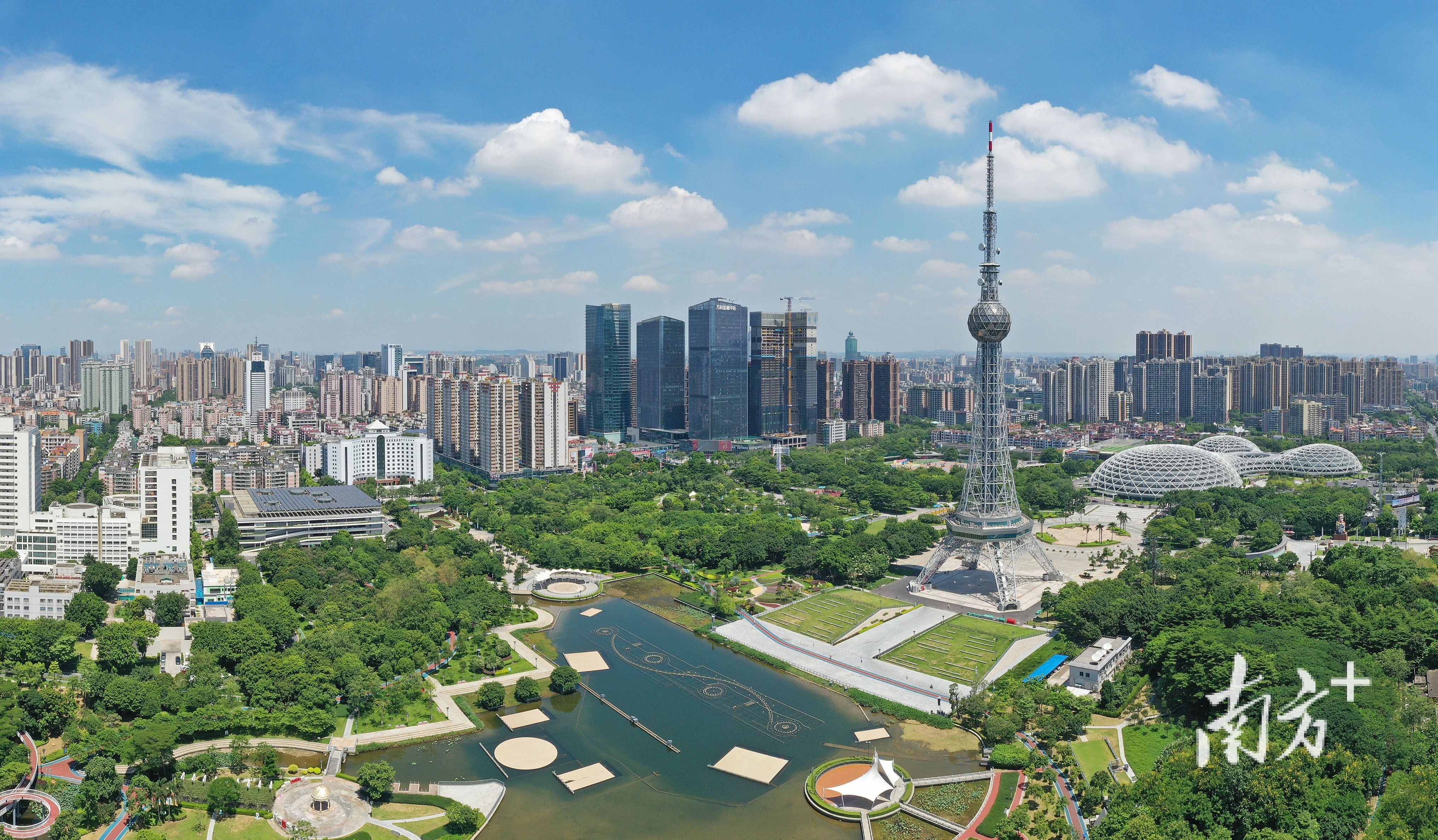 2023年,佛山签约引进1亿元人民币或1000万美元以上项目超过500个,预计签约投资总额突破4000亿元。 南方+ 戴嘉信 拍摄 2023年,佛山签约引进1亿元人民币或1000万美元以上项目超过500个,预计签约投资总额突破4000亿元。 南方+ 戴嘉信 拍摄