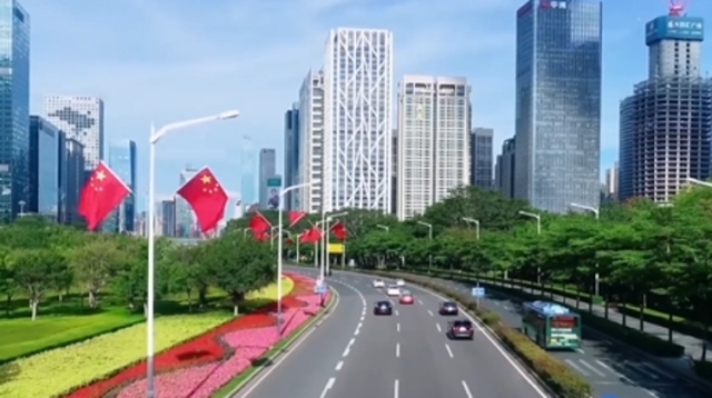 广东五城同步举办元旦快闪，共唱《我爱你，中国》