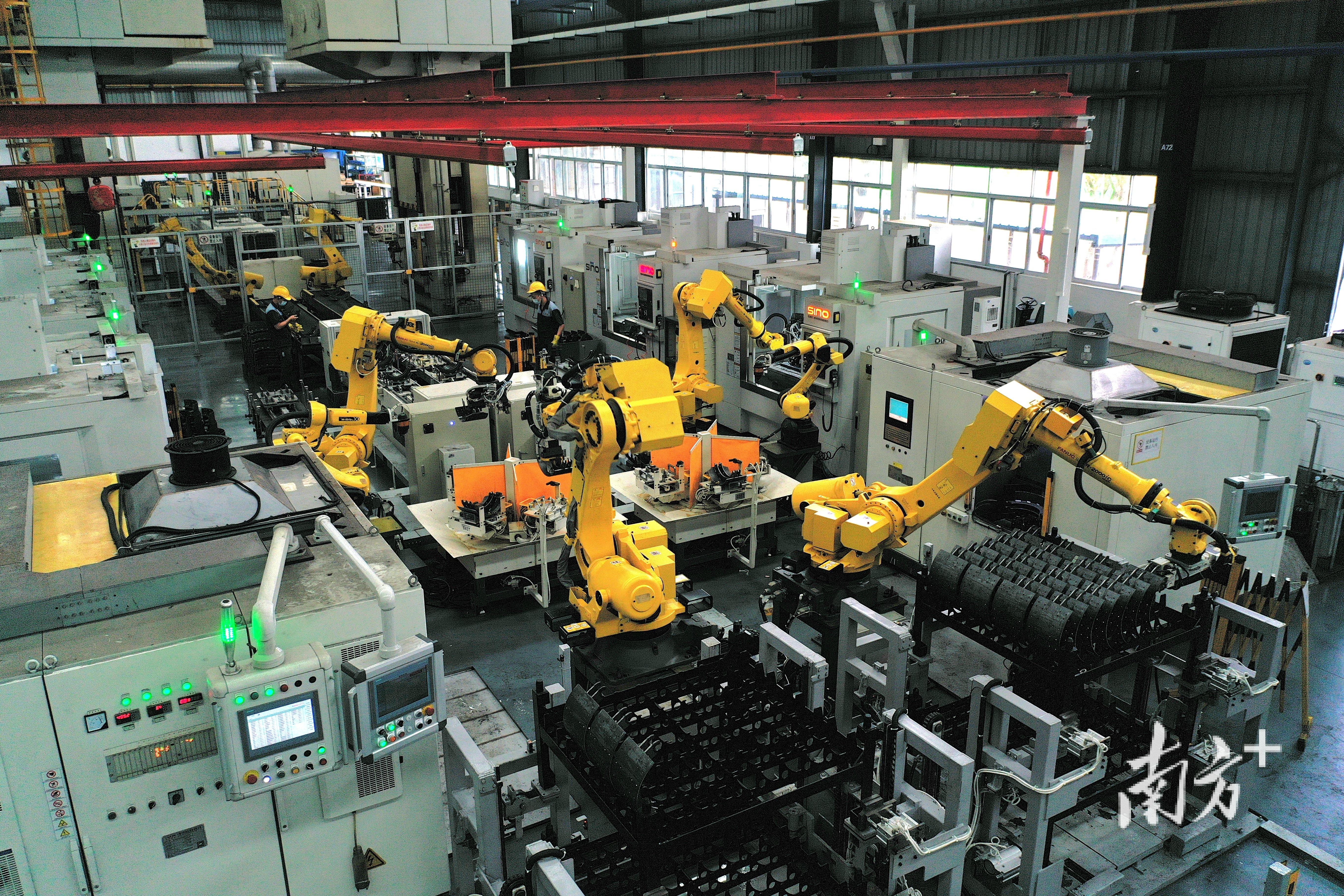 江门工业基础扎实，曾是珠三角的明星工业城市。图为江门企业自动化生产车间。 杨兴乐 摄
