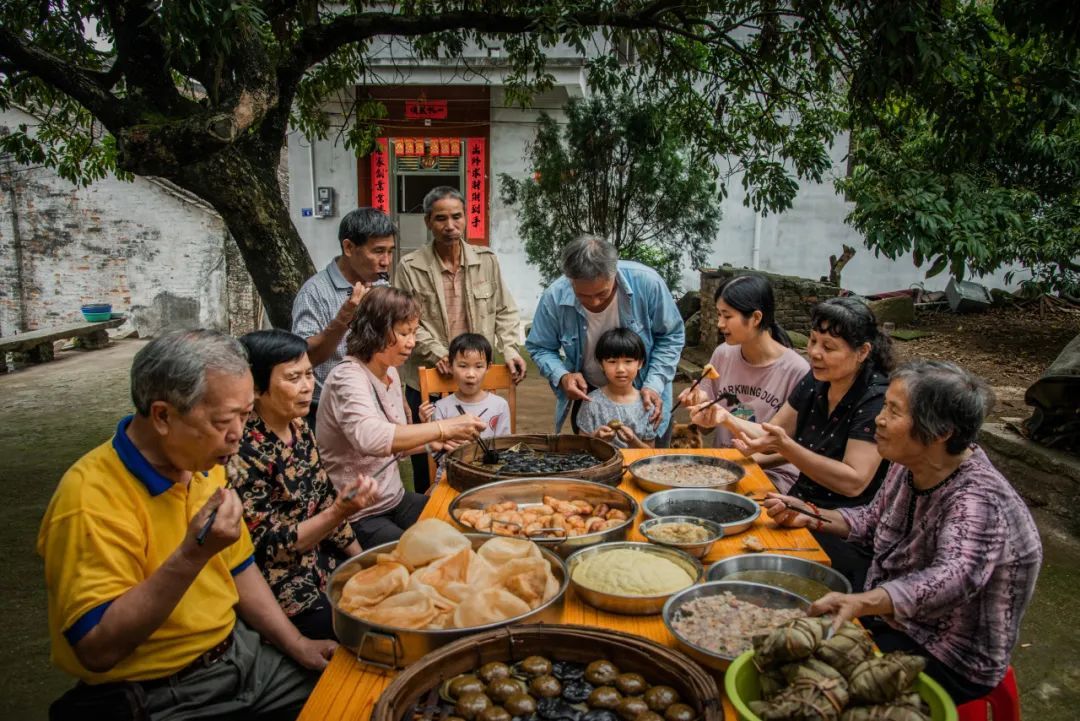 《家乡的味道》。