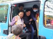 社会组织出手解难题，南山街道首条便民接驳环线“上岗”