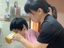 赵丽娟：13年如一日，把脑瘫女儿“背”进大学