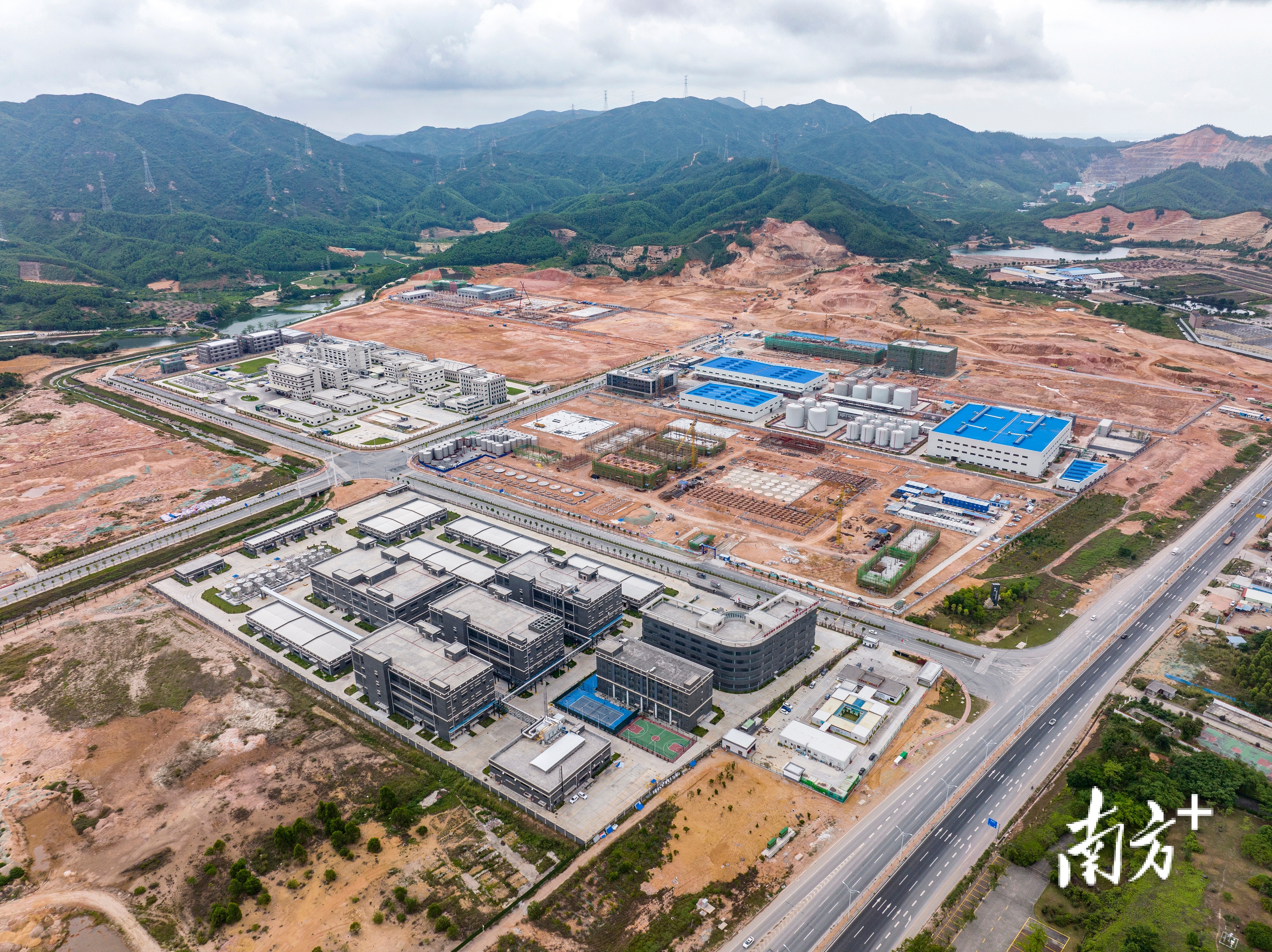 俯瞰珠西新材料集聚区,产业空间广阔。 南方+ 杨兴乐 拍摄