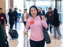 出席广东省两会的代表委员今日报到