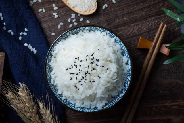 颗粒分明的米饭。