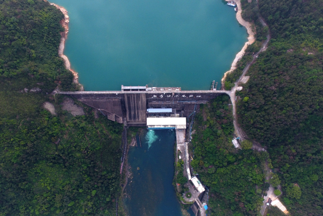 这是航拍的广东河源新丰江水库(2022年4月18日摄)。新华社记者 梁旭 摄 这是航拍的广东河源新丰江水库(2022年4月18日摄)。新华社记者 梁旭 摄