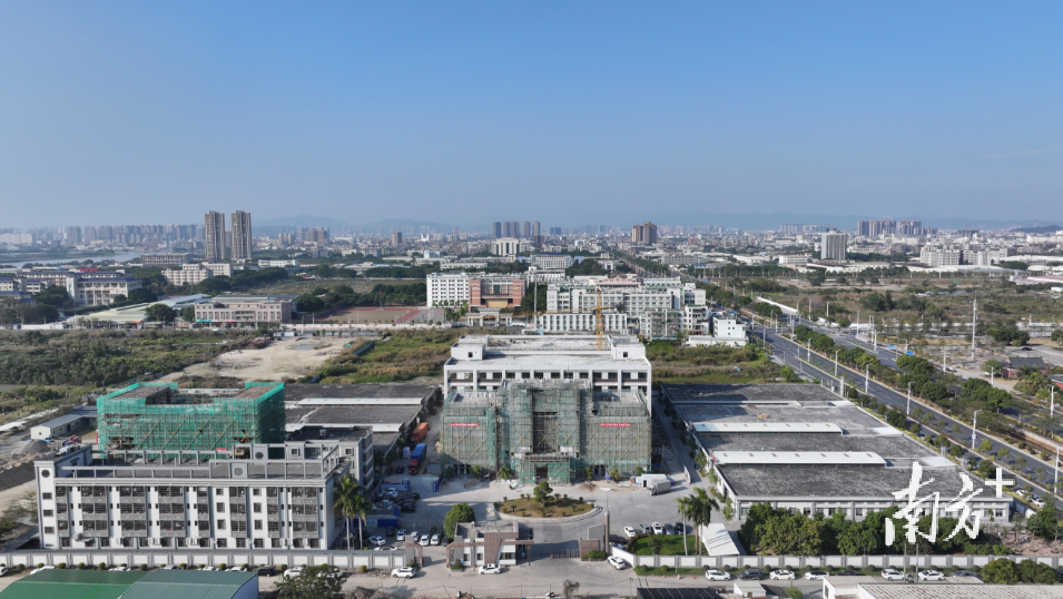 圣路保“高标厂房”建设现场。黄伟旭 摄