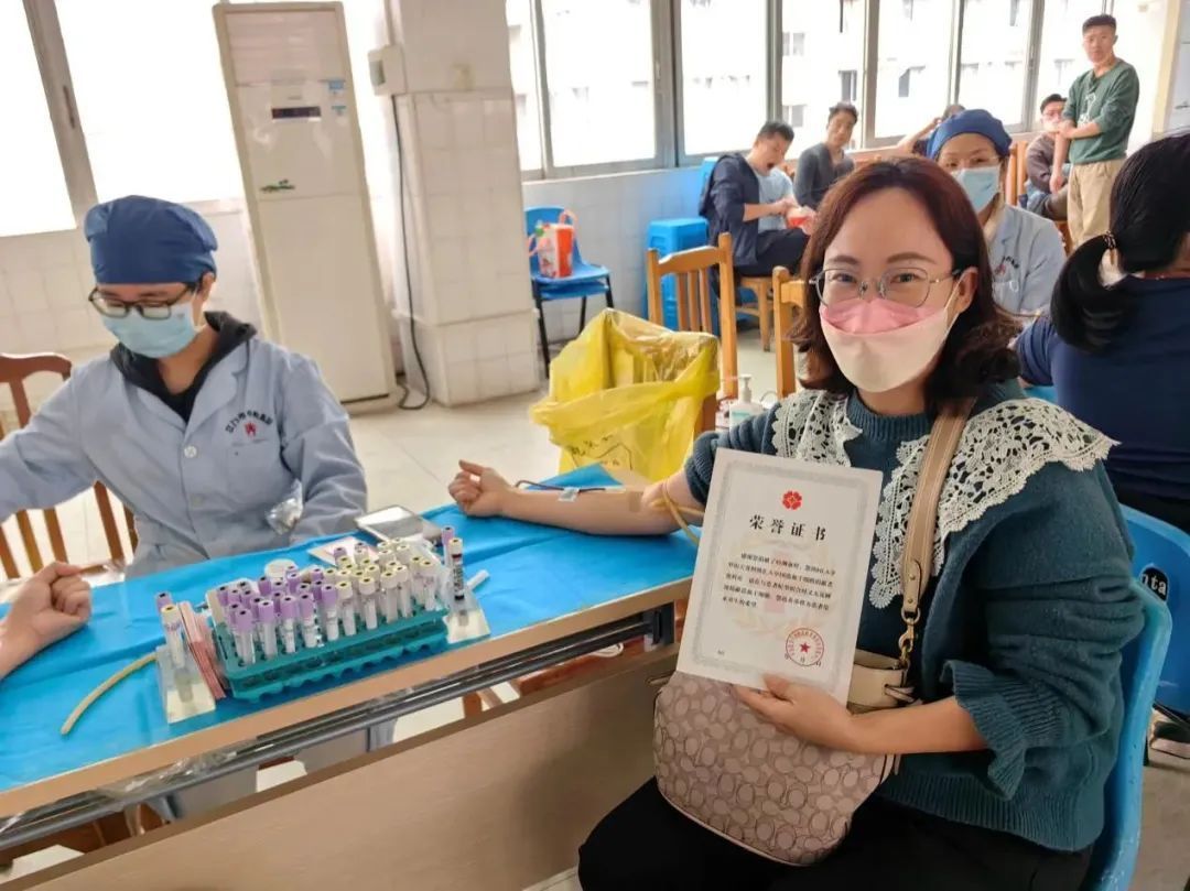 “我成为光荣的造血干细胞捐献志愿者啦！” 图源：蓬江区卫生健康局