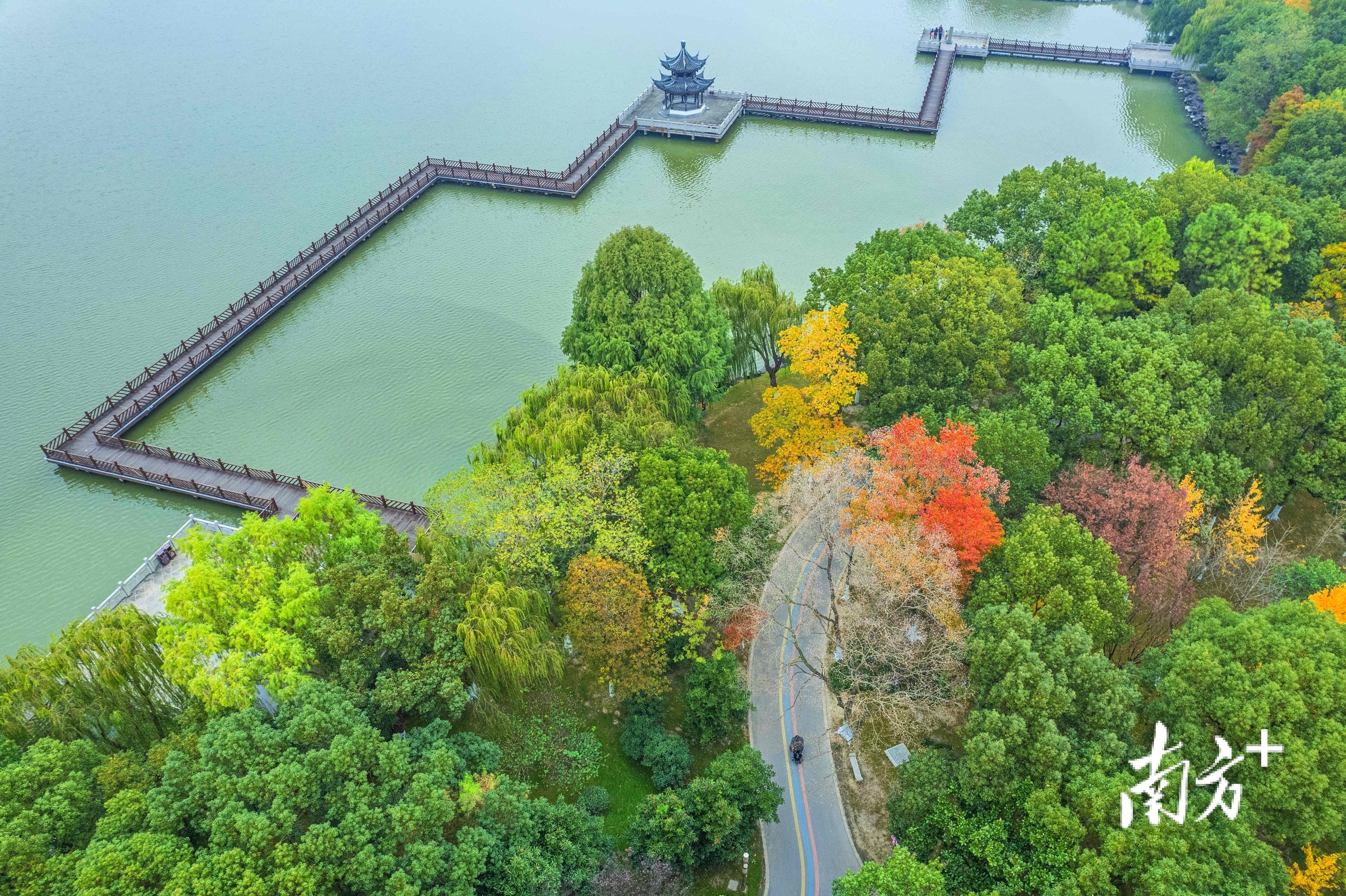 嘉兴城市景观。