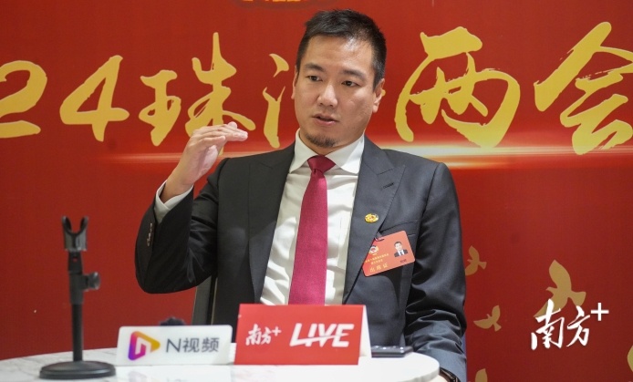 珠海市政协委员、正大光明集团有限公司副总裁蚁峰。