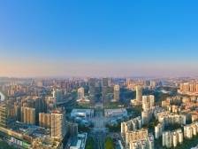 江门市十六届人大四次会议开幕，市长吴晓晖作政府工作报告