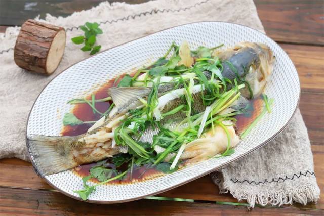 清蒸鲈鱼。图源味道佛山公众号