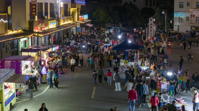 夜太美！高州根子镇柏桥村换上“限定款”年味夜市皮肤了