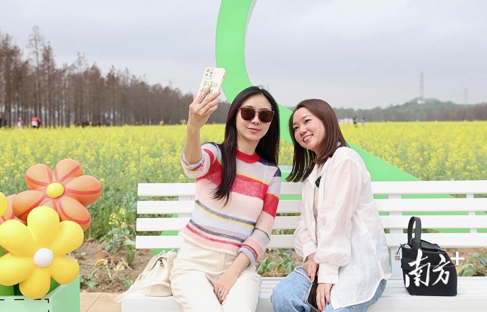 梁淑冰和黄玲齐聚珠海，共赴花海之约。