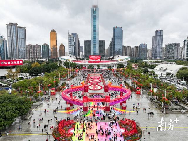 图集丨风雨无阻，来天河花市打卡迎春花海