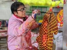 畅销国内外！河源和平楼镇醒狮订单预定至除夕｜让家乡出圈